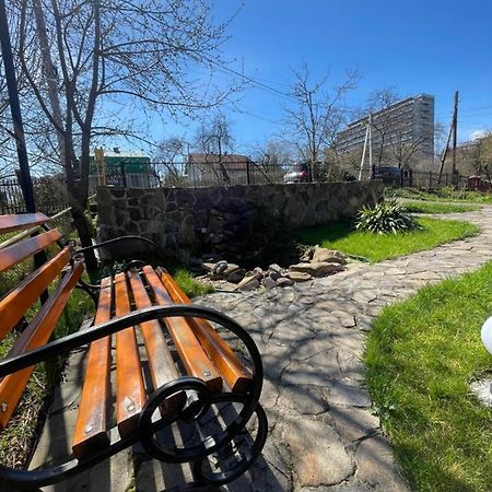 У Михайла Bed & Breakfast Truskaveț Exterior foto