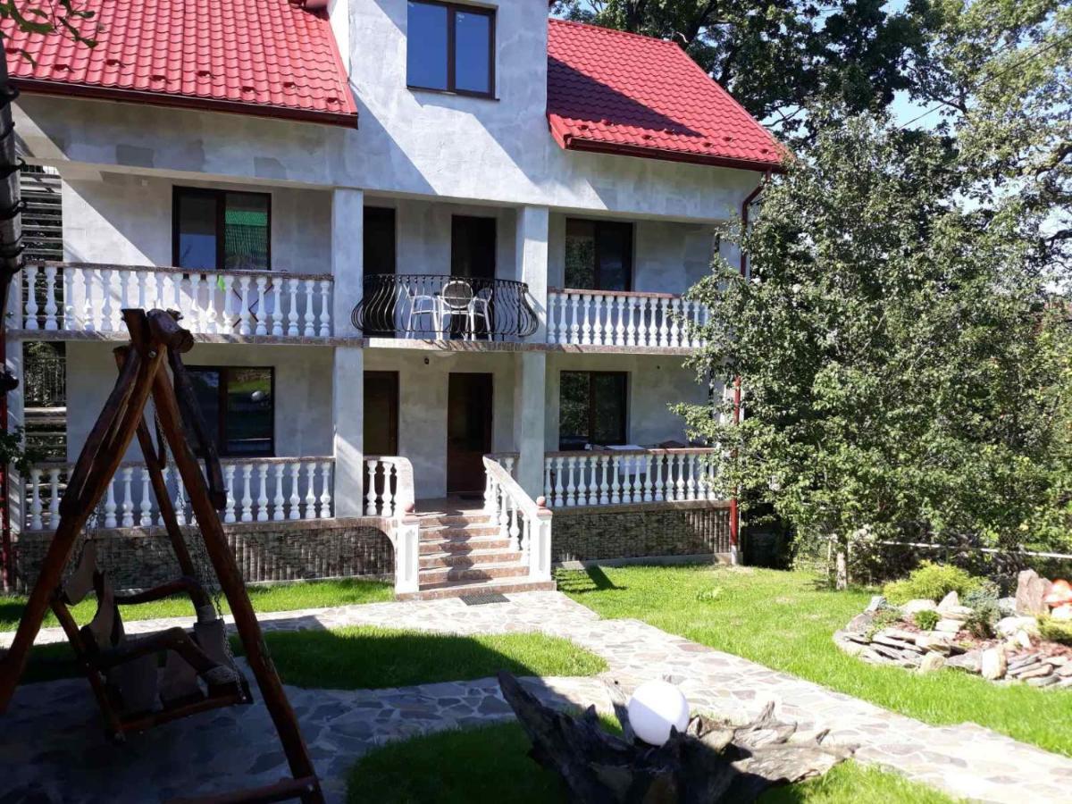 У Михайла Bed & Breakfast Truskaveț Exterior foto