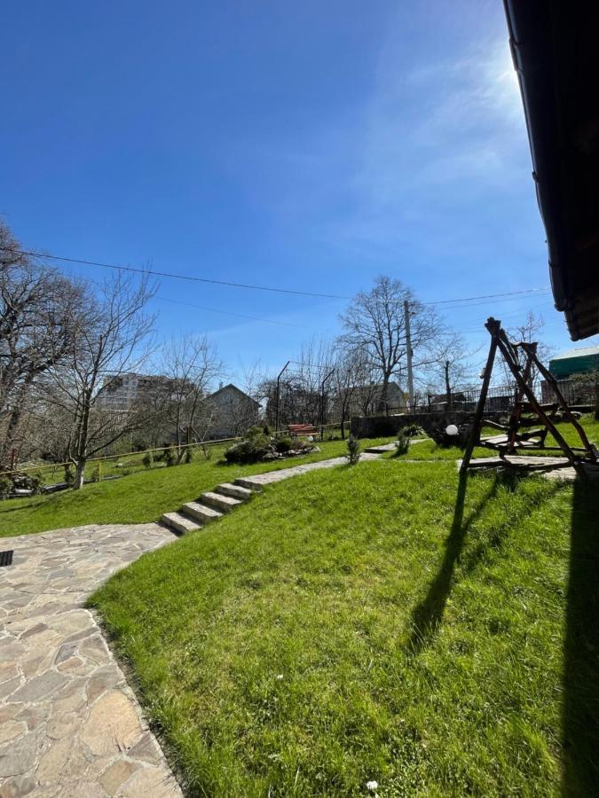 У Михайла Bed & Breakfast Truskaveț Exterior foto